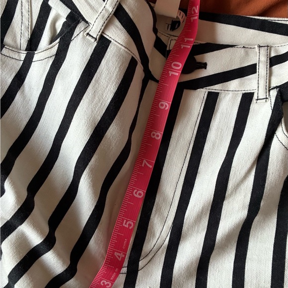 Alice + Olivia Monochrome Striped Pants - Picture 6 of 7